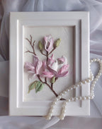 3D-Blumenmalerei Magnolien-Skulptur, Gipsblumen, Flachrelief, Wandkunst im weißen Holzrahmen, 25x17 cm