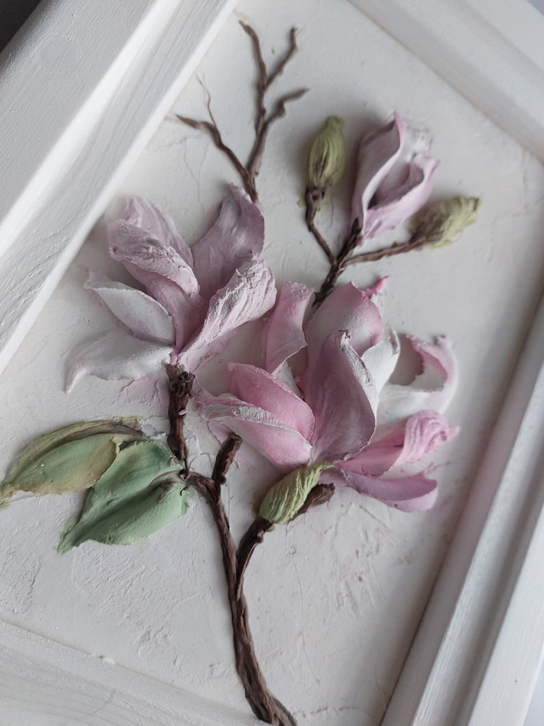 3D-Blumenmalerei Magnolien-Skulptur, Gipsblumen, Flachrelief, Wandkunst im weißen Holzrahmen, 25x17 cm