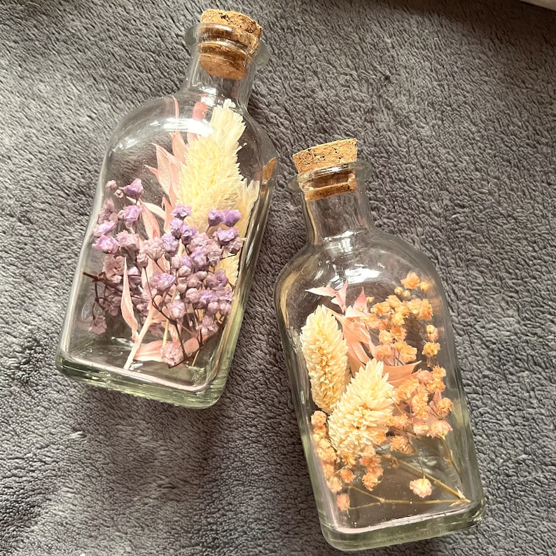 Trockenblumen Flasche mit Schleierkraut - Vase mit getrockneten Blumen - Tischdeko Hochzeit Balkon