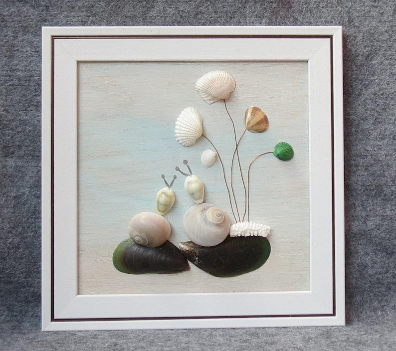 Schnecken Gemälde mit echten Muscheln, Muschel Kunst, Wohnkultur, 25x25x3 cm