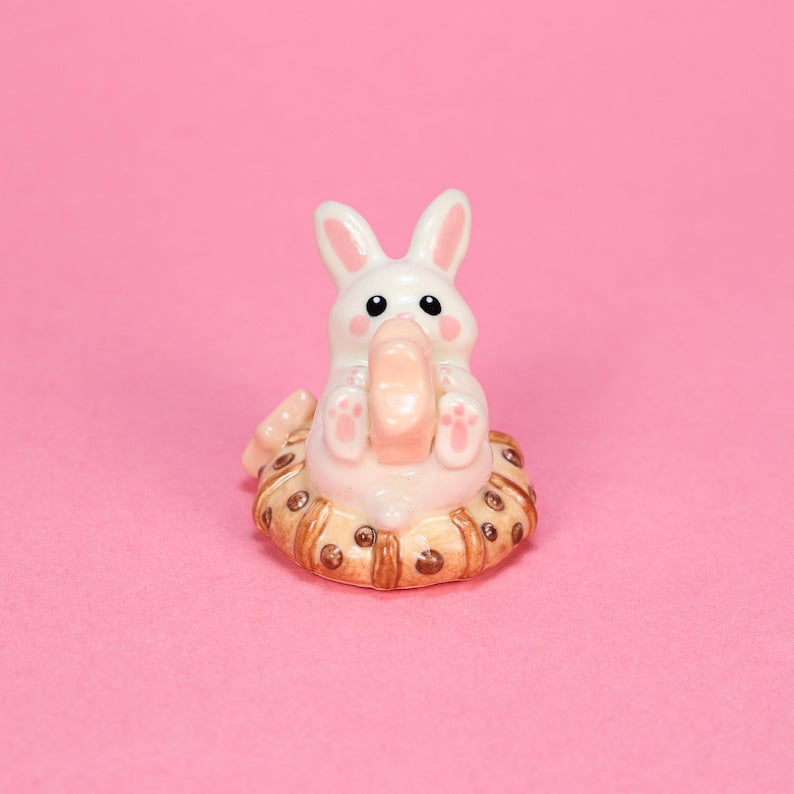 Keramik Hase Tortenaufsatz mit Geburtstagskerzenhalter, rosa Keks-Kaninchen Skulptur, Tier-Party-Dekoration