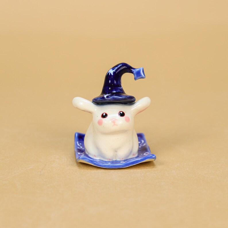 Keramik Hexe Hase Kuchen Topper mit Sternenhut und Kerzenhalter, blaue Basis, Halloween Tischdekoration