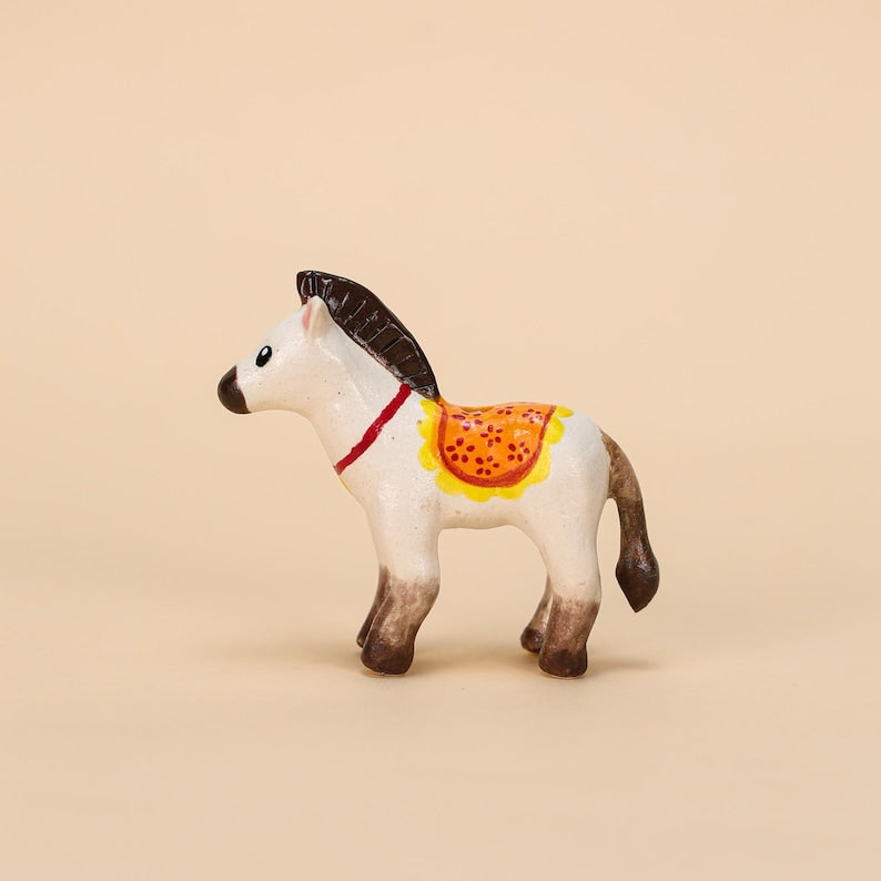 Pony-Kerzenhalter aus Keramik, handbemalt, schwarz-braune Mähne, Geburtstagskerze, Kuchendeckel für Pferdefans