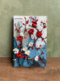 Strukturiertes 3D-Blumenreliefbild, rote weiße Blüten, Impasto-Wandkunst (8 x 12 cm)