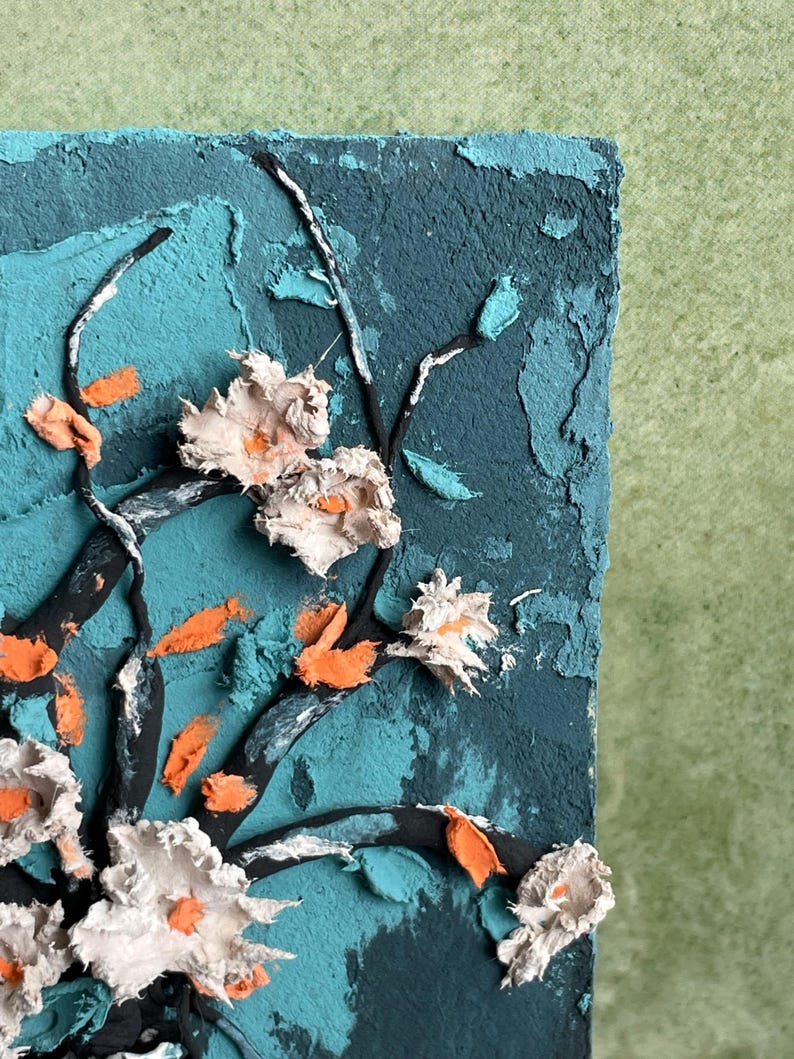 Skulpturale Mixed-Media-Blumen Wandkunst, 8x12 cm, Handmodelliertes 3D-Relief, Vintage-Blumenstrauß