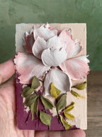 Handmodellierte Vintage Pfingstrose Mixed Media Floral Wandkunst (8 x 12 cm)